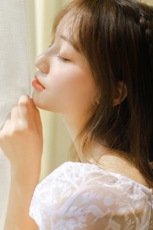 给大家介绍!美女把腿扒开让男人桶爽